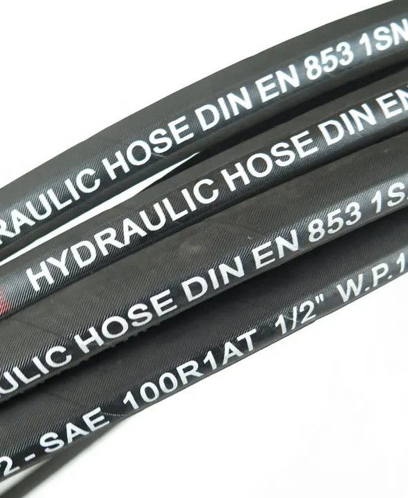Máy giật ống thủy lực En853 1sn với lớp ngoài dầu đen và lớp bên trong chống dầu